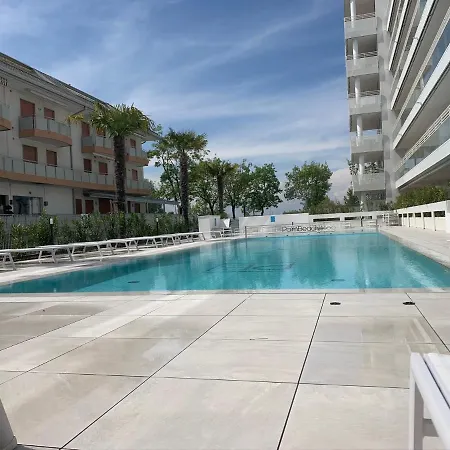 Palm 80 Mt Dal Mare E Comodo Per Venezia Lido di Jesolo